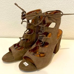 Steve Madden Bleu Brown shoes size 7